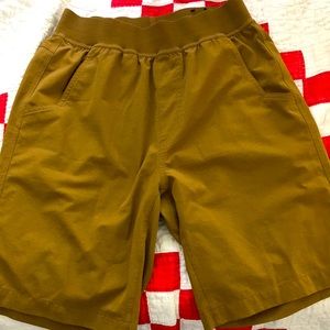 Black diamond shorts 🩳 only worn a few times